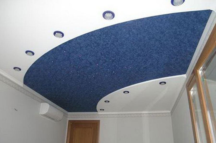 Fakturines įtempiamos lubos koridoriuje S = 4,2 m2