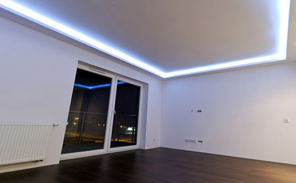 Matines įtempiamos lubos svečiu kambaryje S=12,8 m2 