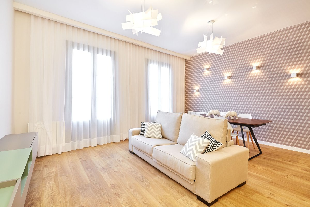 Vieno lygio įtempiamos lubos