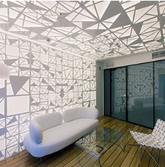 Šviesos sprendimai su šešėlinemis pertvaromis 